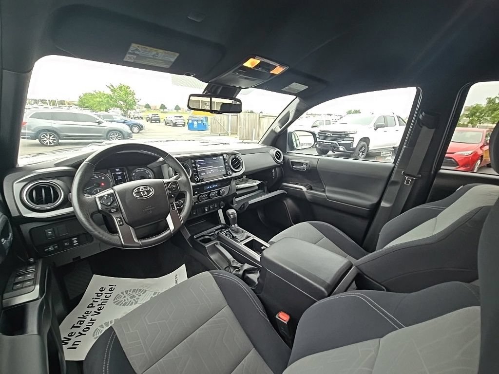 Used 2021 Toyota Tacoma TRD Sport AWD/4WD image 29