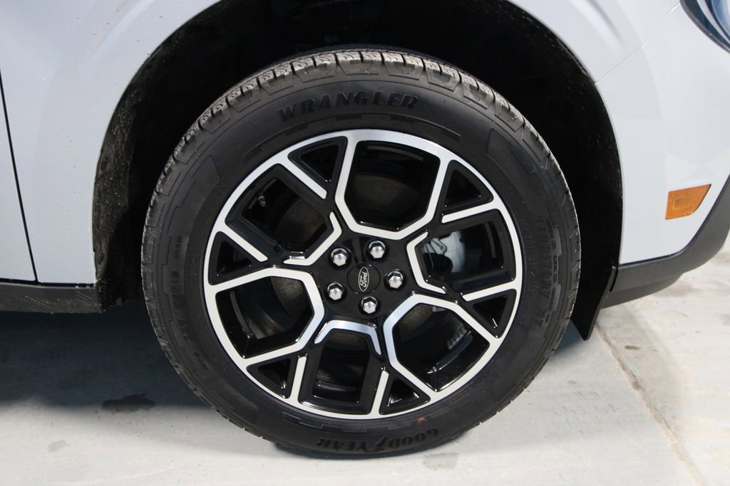Used 2025 Ford Maverick Lariat AWD/4WD image 33
