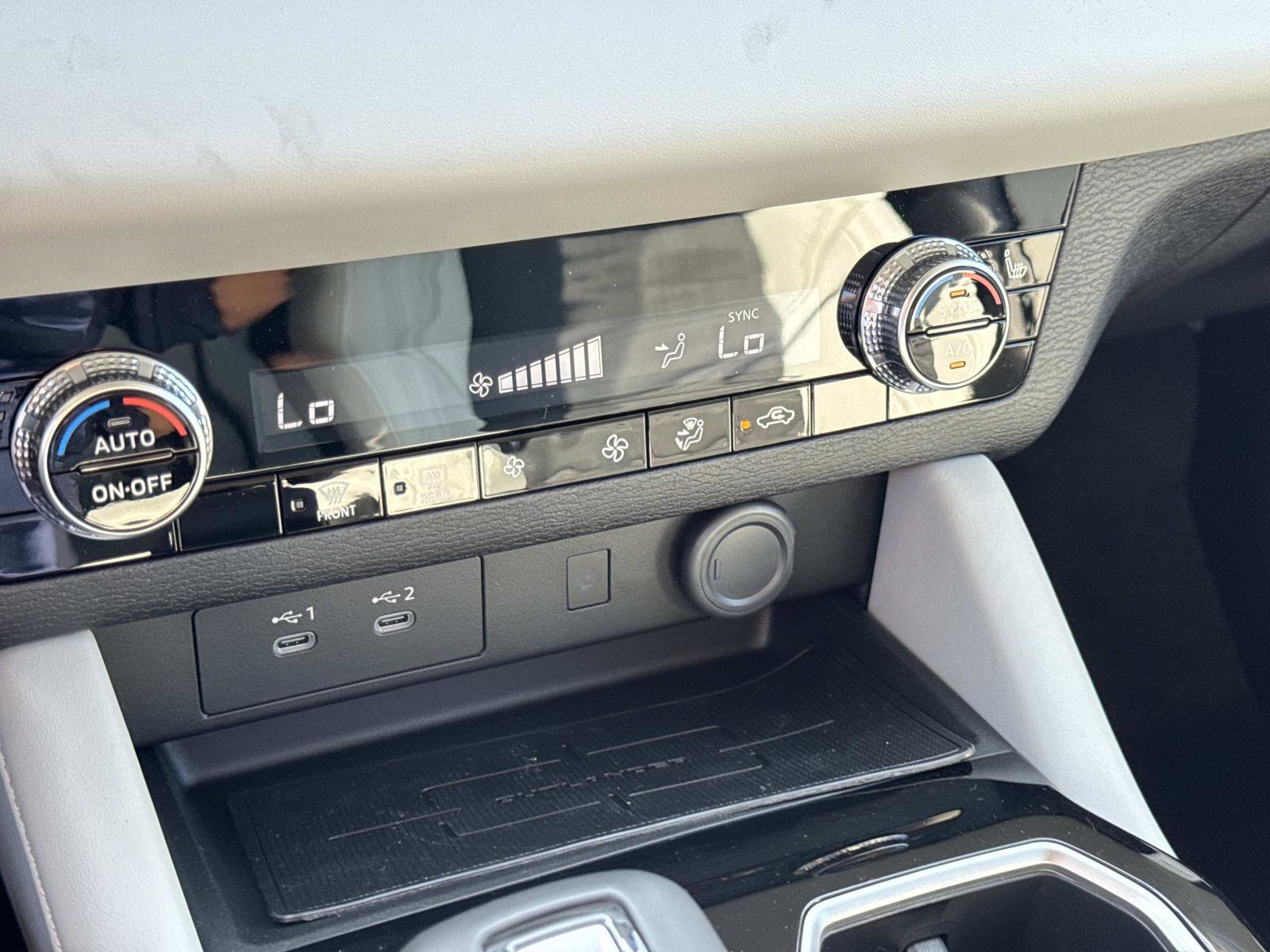 New 2025 Mitsubishi Outlander SE image 27