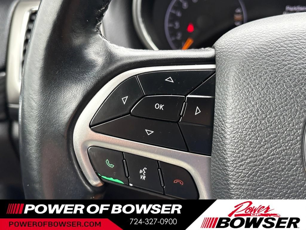 Used 2021 Jeep Grand Cherokee Laredo AWD/4WD image 17