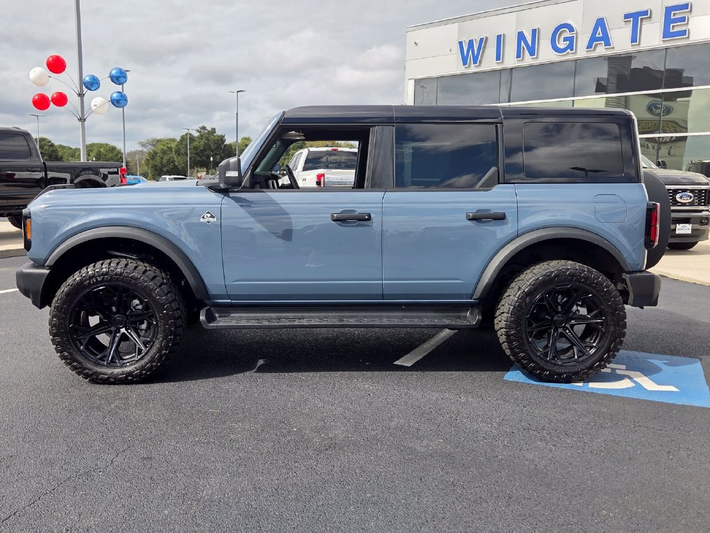 Used 2025 Ford Bronco Outer Banks AWD/4WD image 2