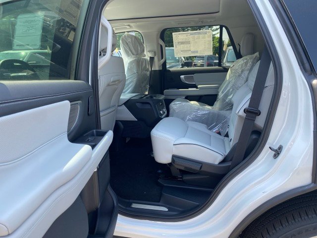New 2027 Ford Expedition Platinum w/ Platinum Ultimate Package AWD/4WD image 24