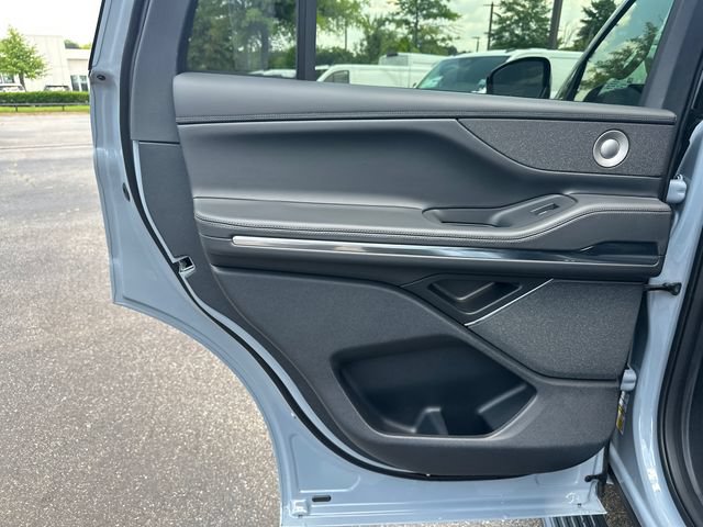 New 2026 Lincoln Navigator Reserve w/ Jet Appearance Package AWD/4WD image 20
