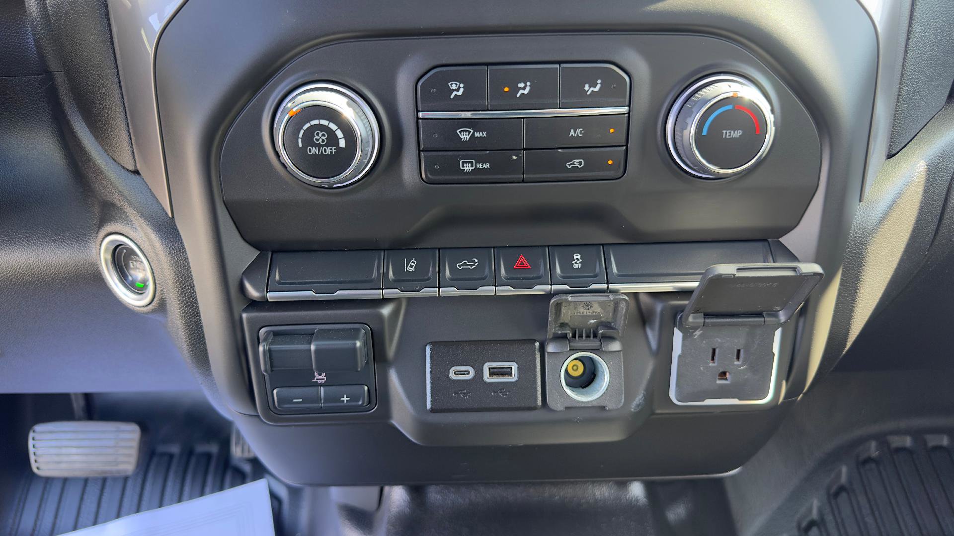 Used 2025 Chevrolet Silverado 2500 W/T w/ WT Convenience Package image 13