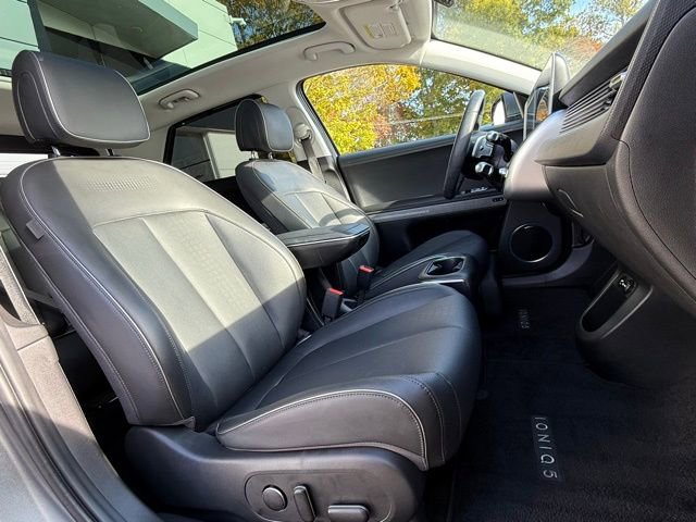 Used 2024 Hyundai Ioniq 5 Limited image 18