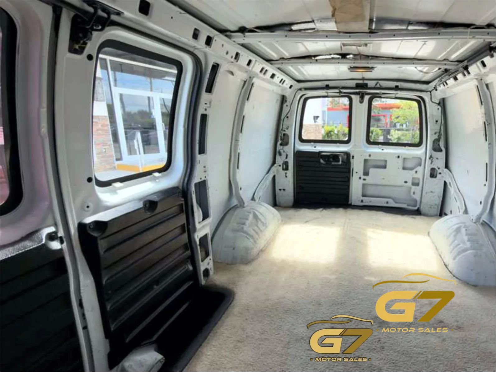 Used 2005 Chevrolet Express 1500 RWD image 13
