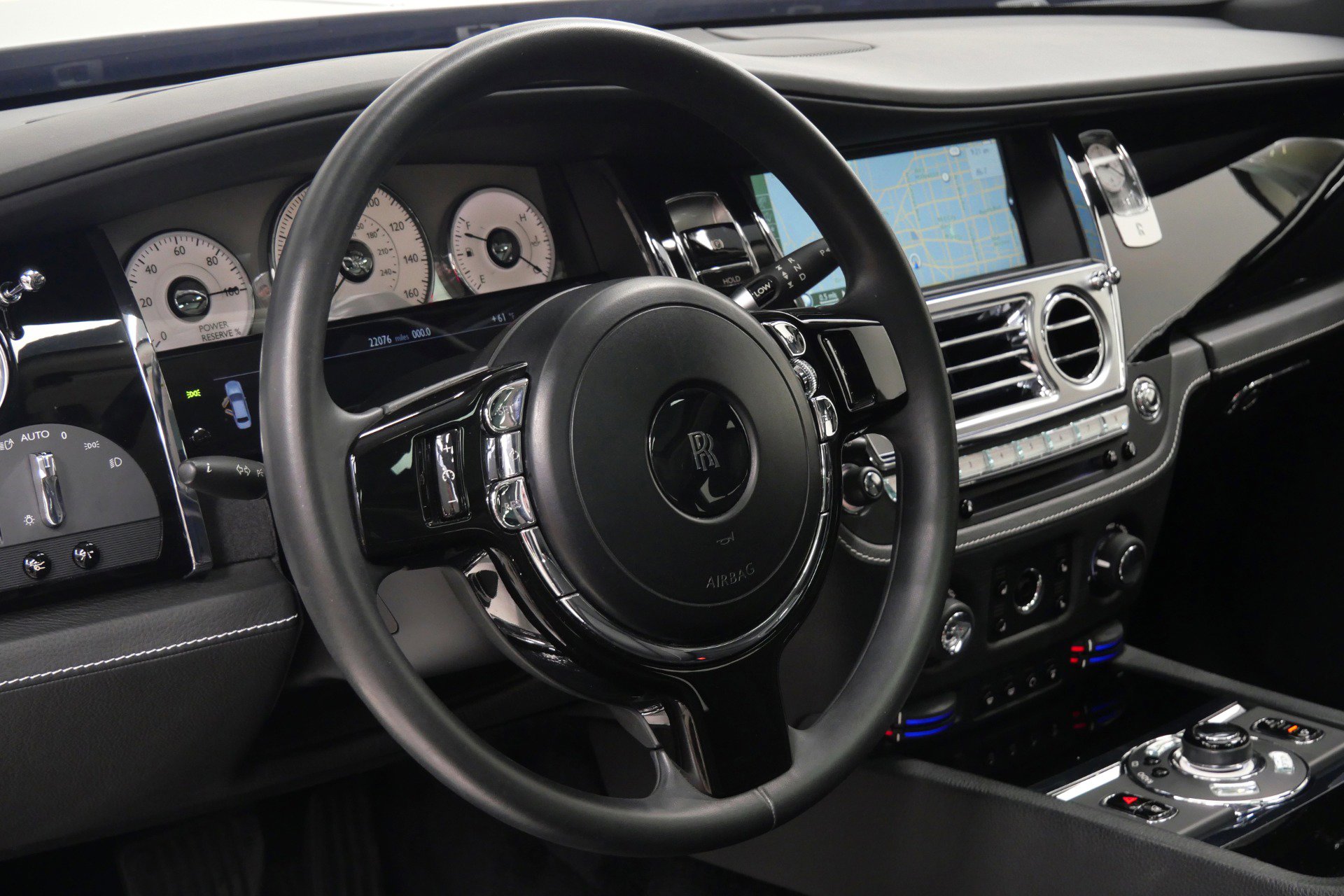 Used 2013 Rolls-Royce Ghost RWD image 24