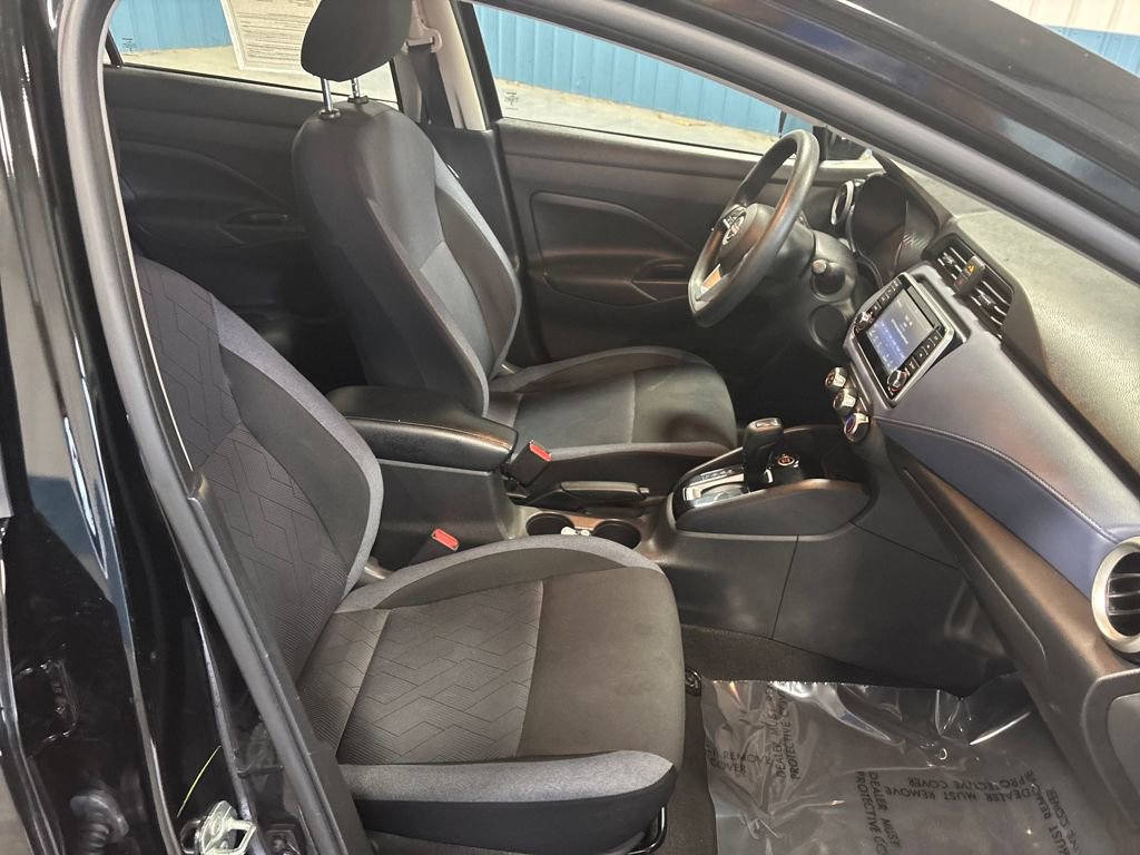 Used 2023 Nissan Versa SV image 28