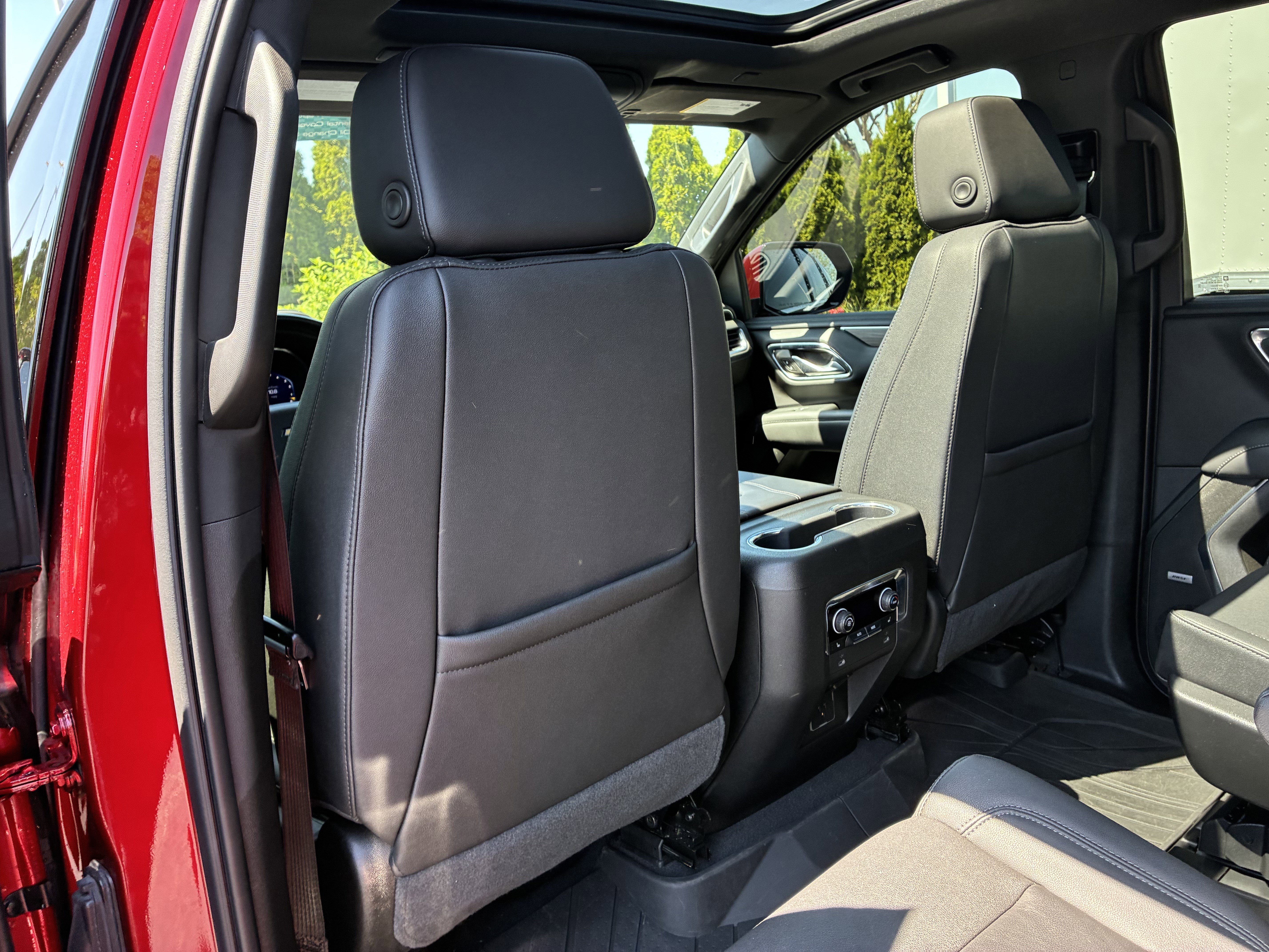 Used 2022 Chevrolet Tahoe LT w/ Luxury Package image 15