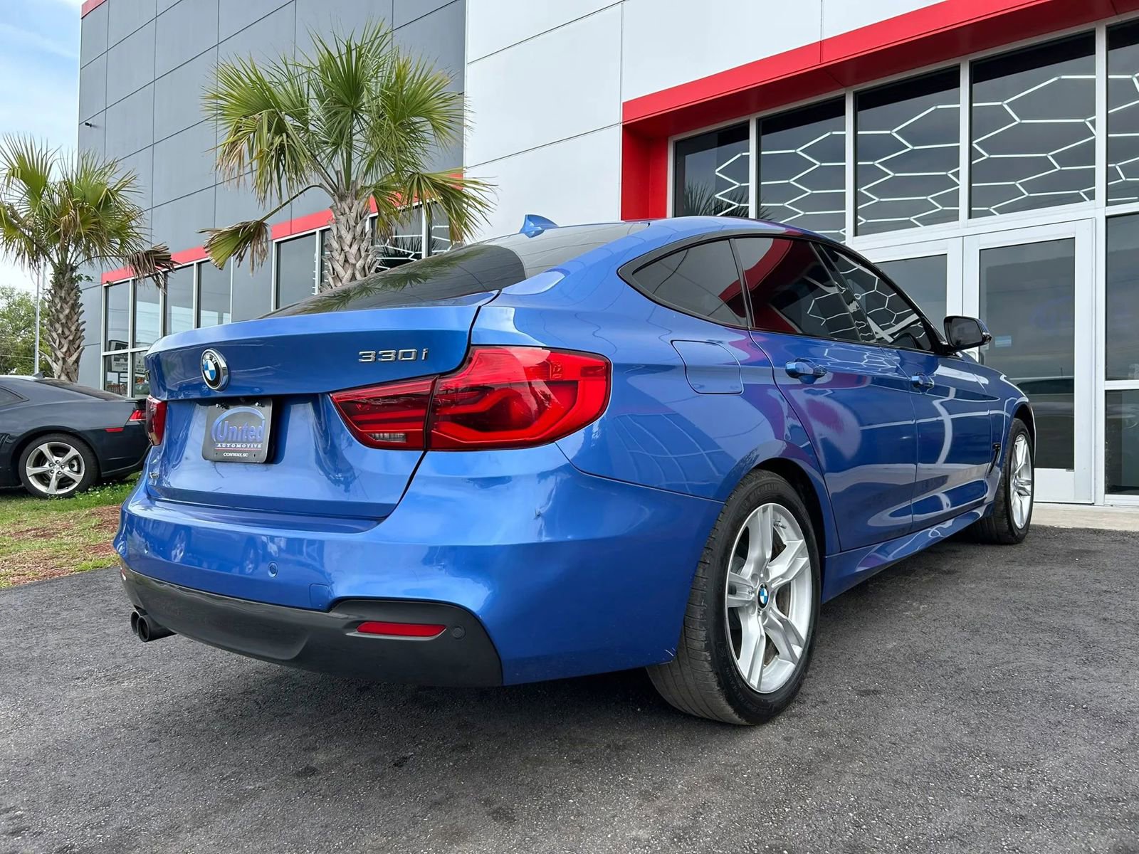 Used 2017 BMW 330i Gran Turismo xDrive image 4