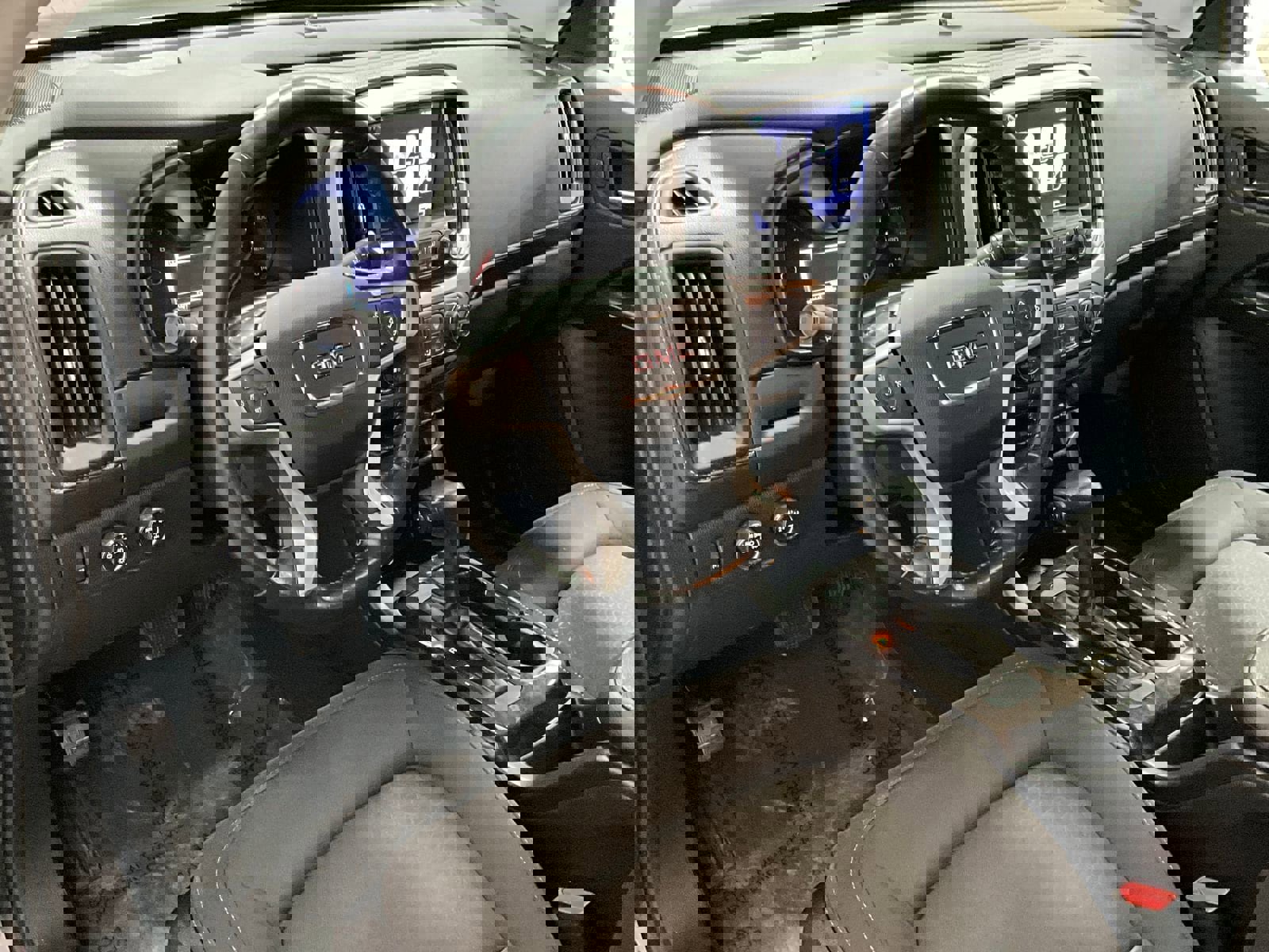 Used 2017 GMC Canyon SLE w/ Nightfall Edition image 13