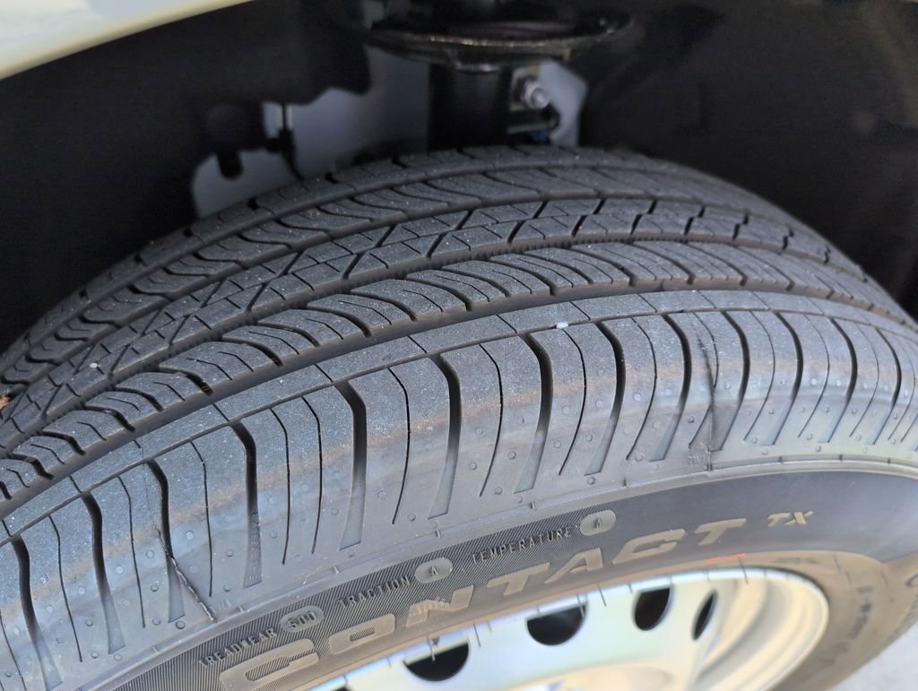 New 2026 Ford Maverick XL image 18