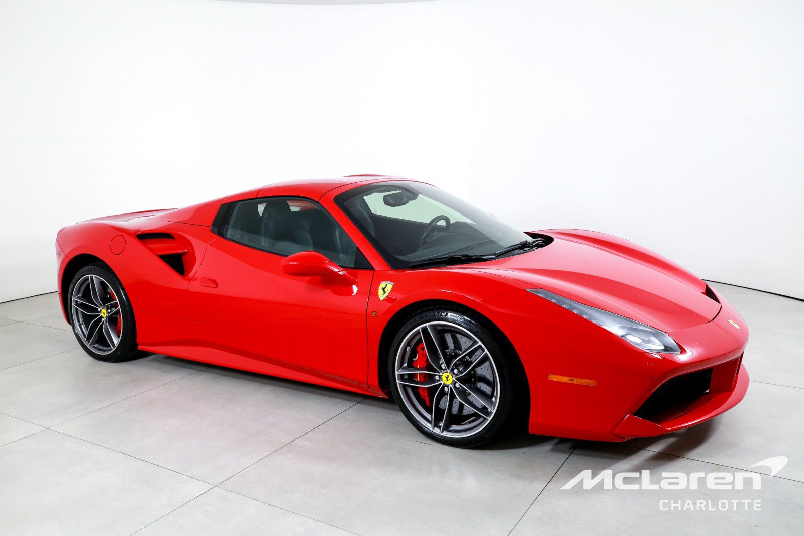 Used 2019 Ferrari 488 Spider RWD image 3