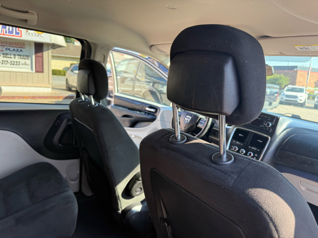 Used 2016 Dodge Grand Caravan SXT image 58