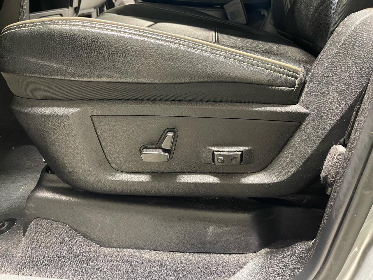 Used 2024 RAM 2500 Laramie AWD/4WD image 19