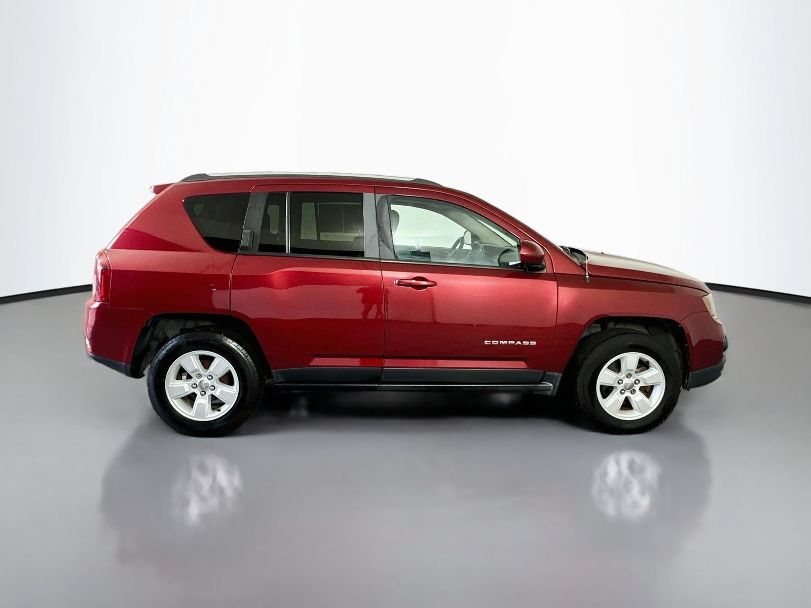 Used 2017 Jeep Compass Latitude FWD image 8
