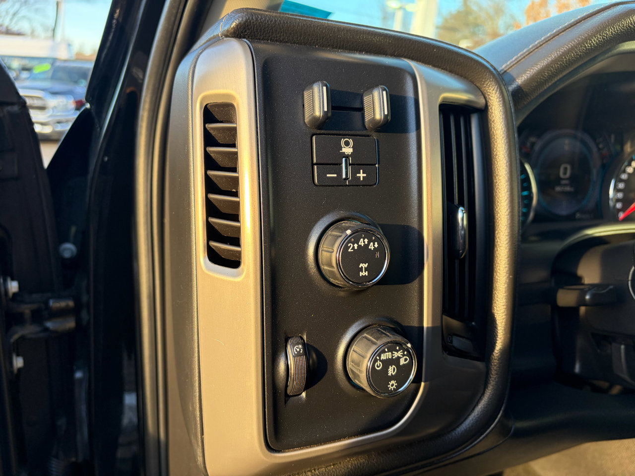 Used 2018 GMC Sierra 2500 Denali image 24