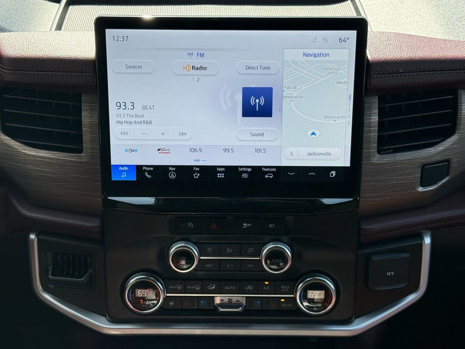 Used 2024 Ford Expedition Limited image 25