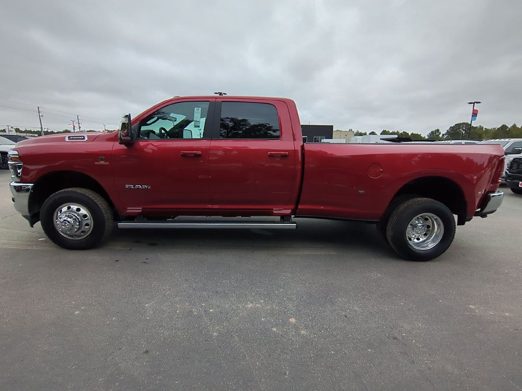 New 2026 RAM 3500 Laramie AWD/4WD image 7