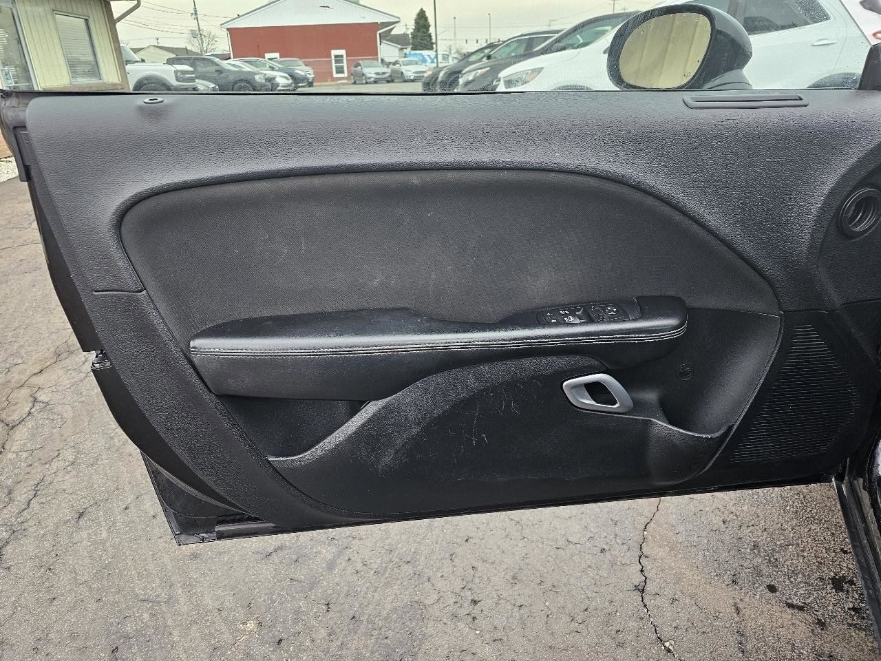 Used 2016 Dodge Challenger SXT RWD image 5