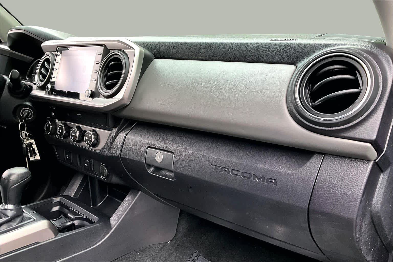 Certified 2022 Toyota Tacoma SR5 w/ SR5 Appearance Package (SM) AWD/4WD image 17