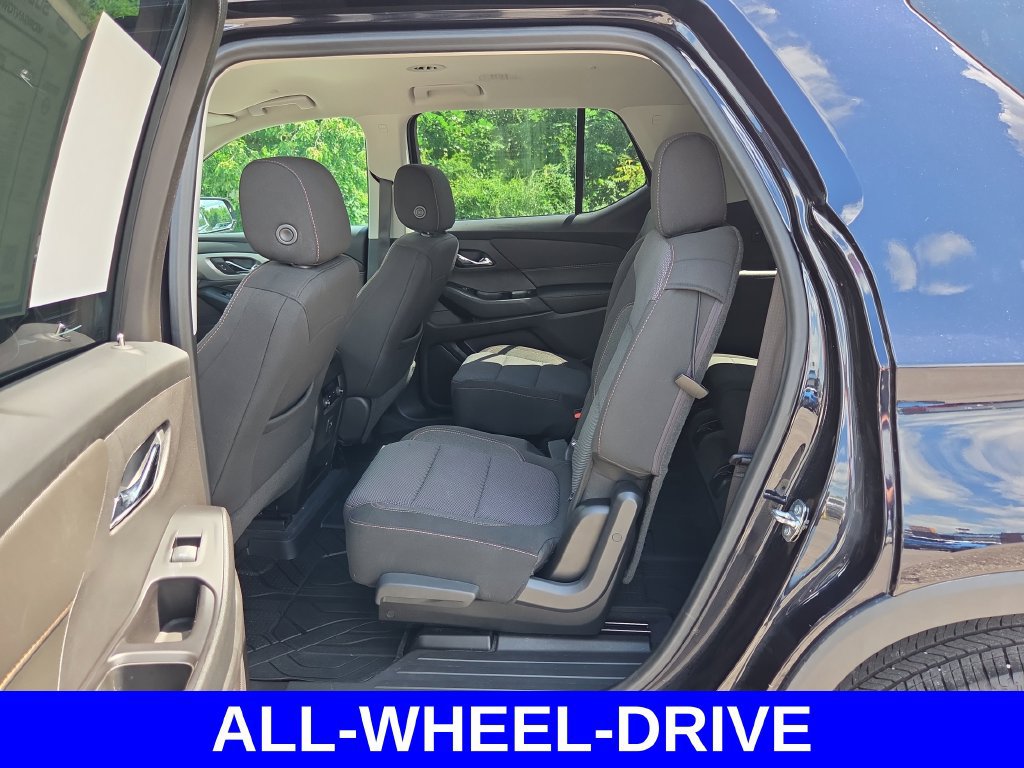 Used 2020 Chevrolet Traverse LT w/ Driver Confidence II Package AWD/4WD image 19
