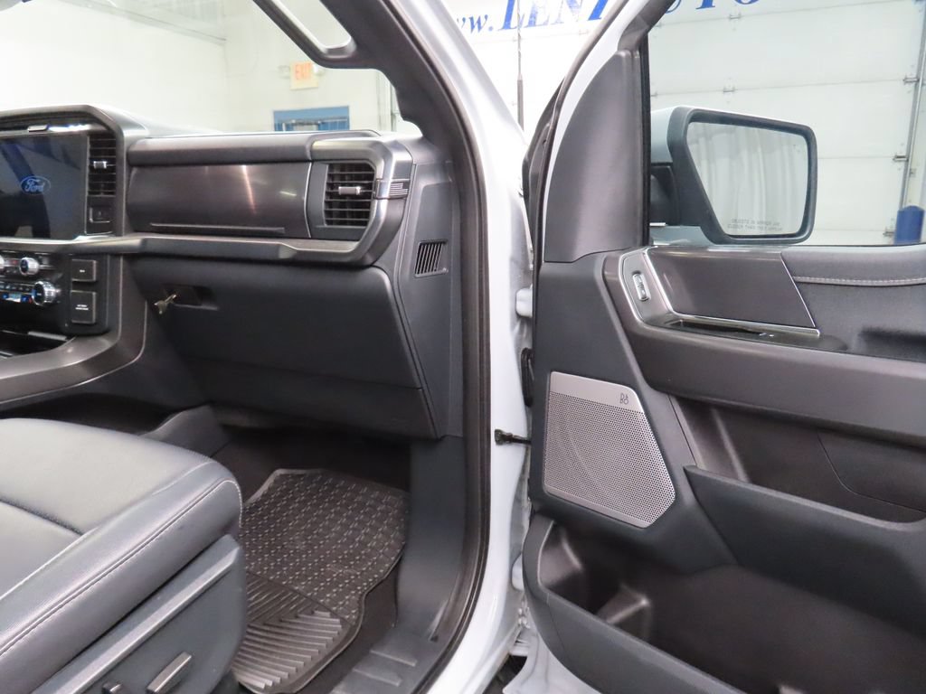 Used 2025 Ford F150 Lariat AWD/4WD image 32