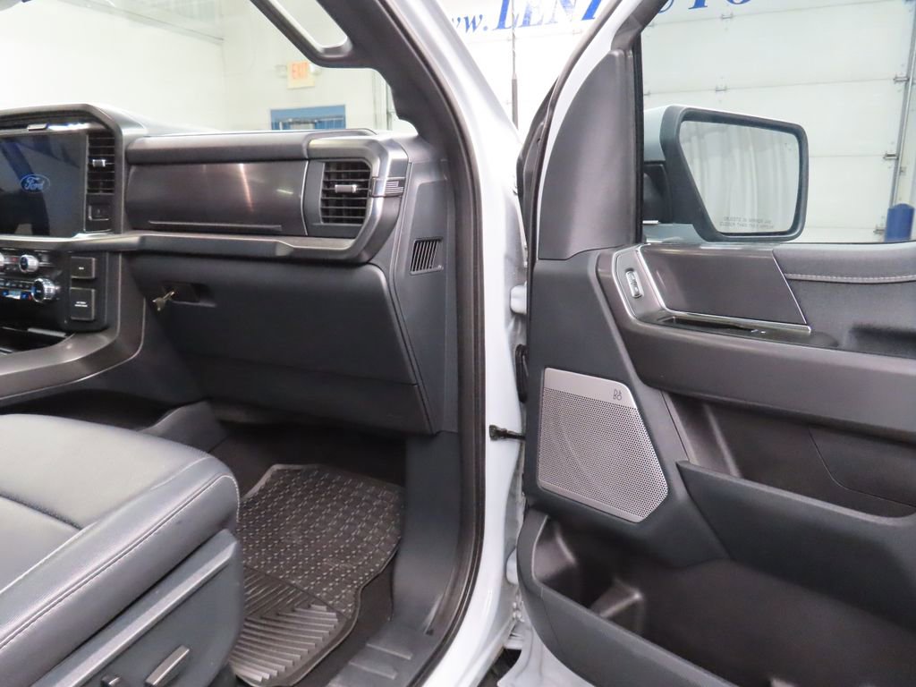 Used 2025 Ford F150 Lariat AWD/4WD image 32