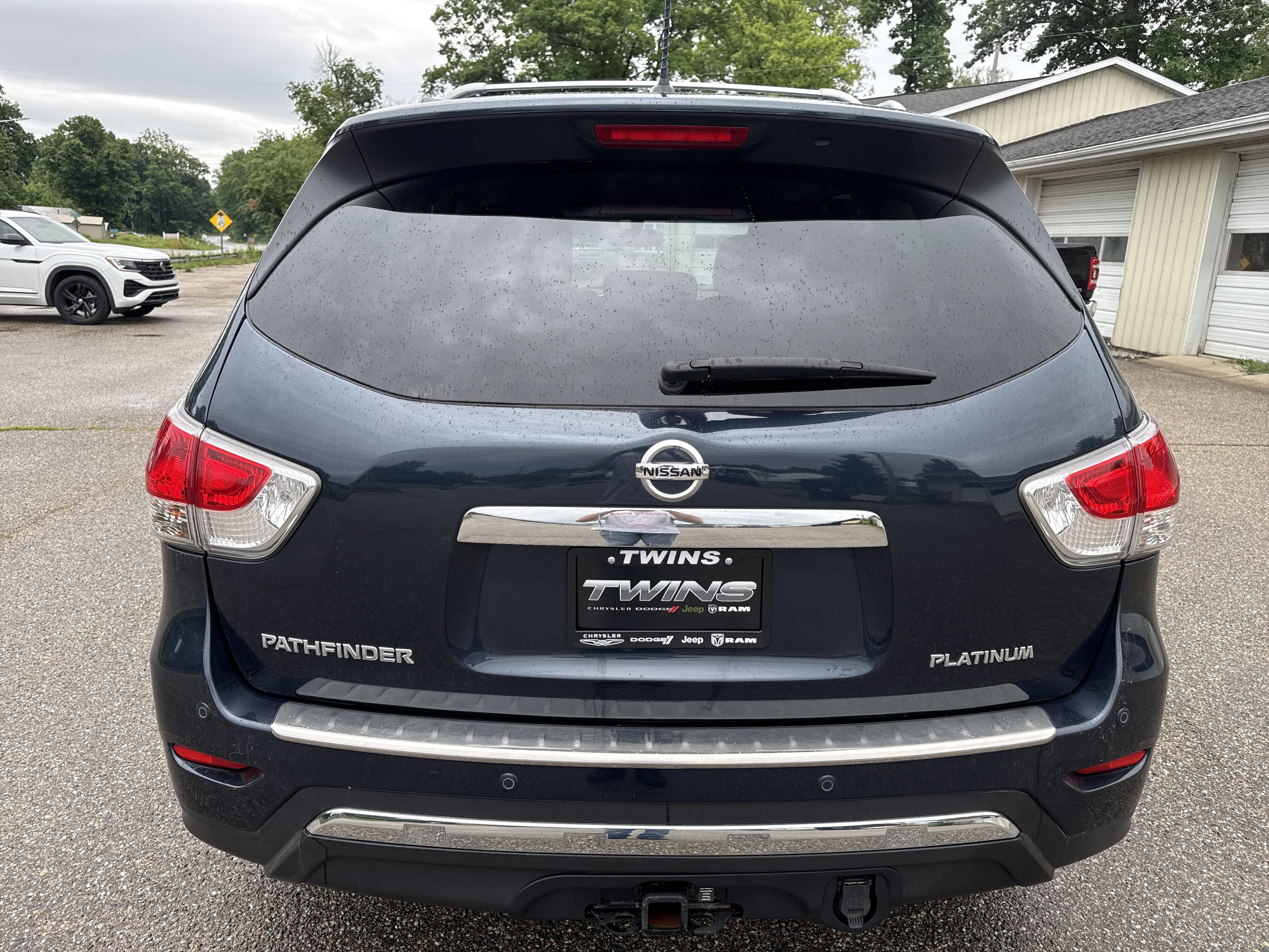 Used 2014 Nissan Pathfinder Platinum FWD image 6