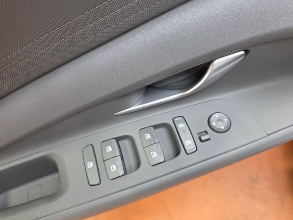 New 2026 Hyundai Elantra SE image 20
