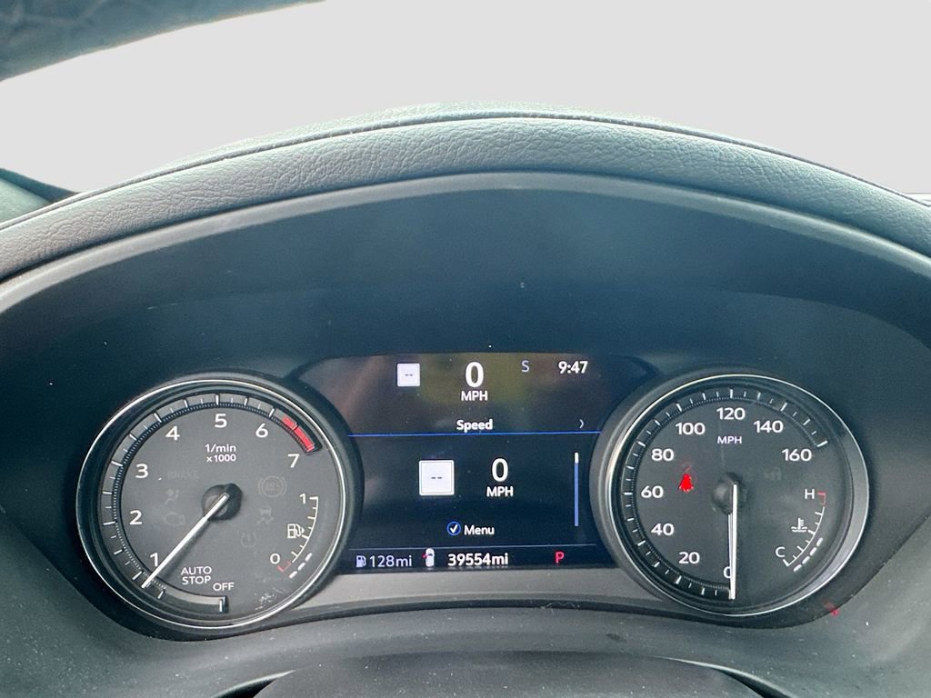 Used 2023 Cadillac XT4 Premium Luxury w/ Technology Package FWD image 14