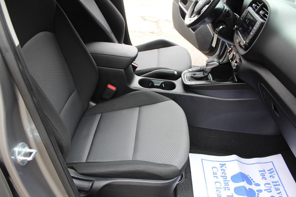 Used 2024 Kia Soul LX w/ Option Group 015 image 25