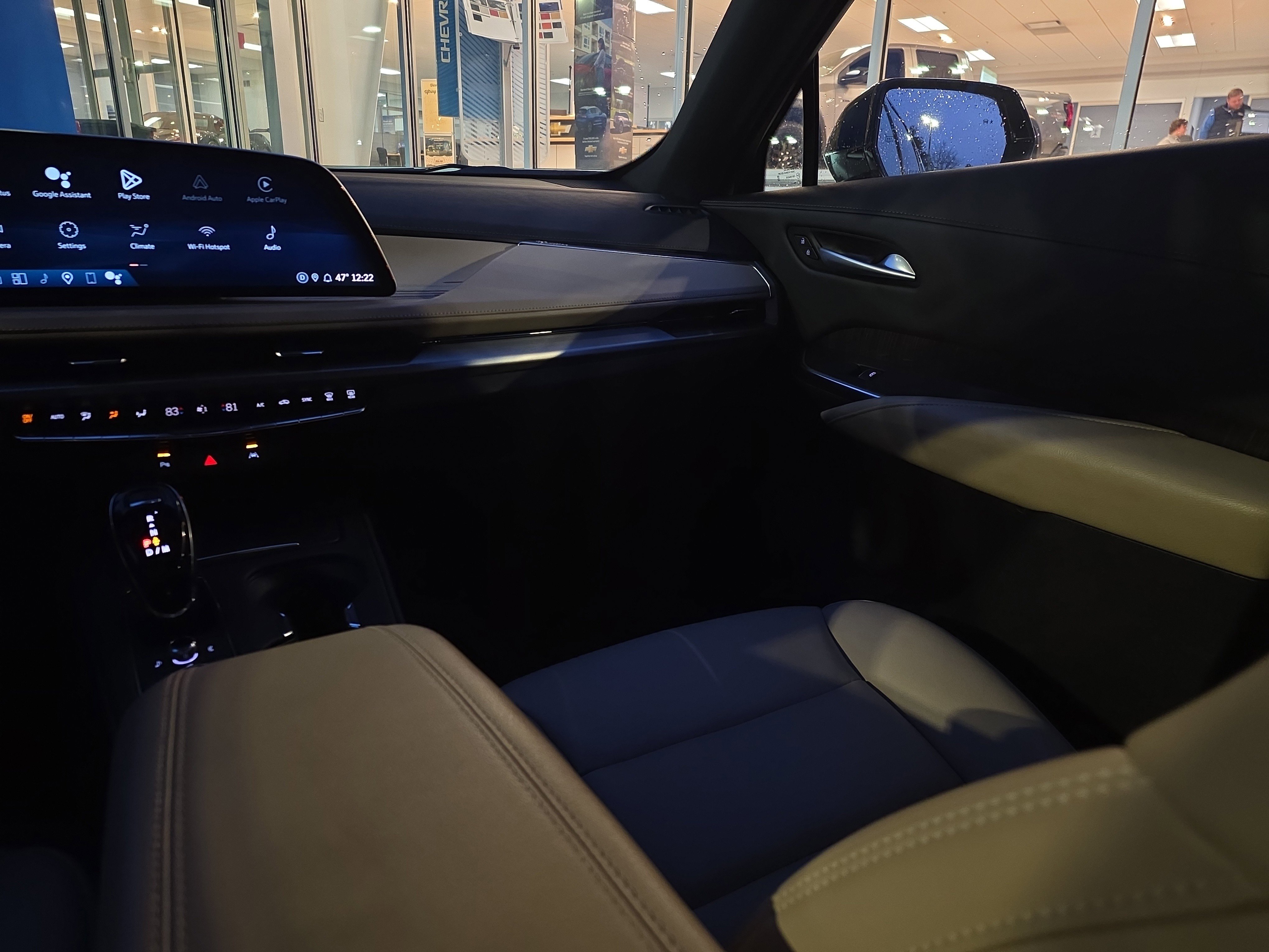 Used 2025 Cadillac XT4 Premium Luxury image 35