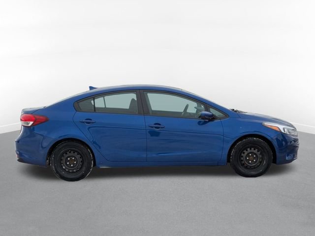 Used 2017 Kia Forte LX image 2