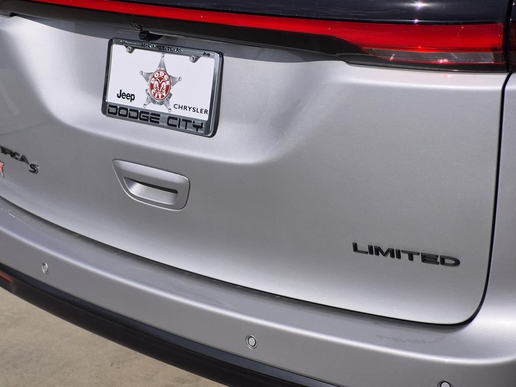 New 2026 Chrysler Pacifica Limited w/ S Appearance Package FWD image 5