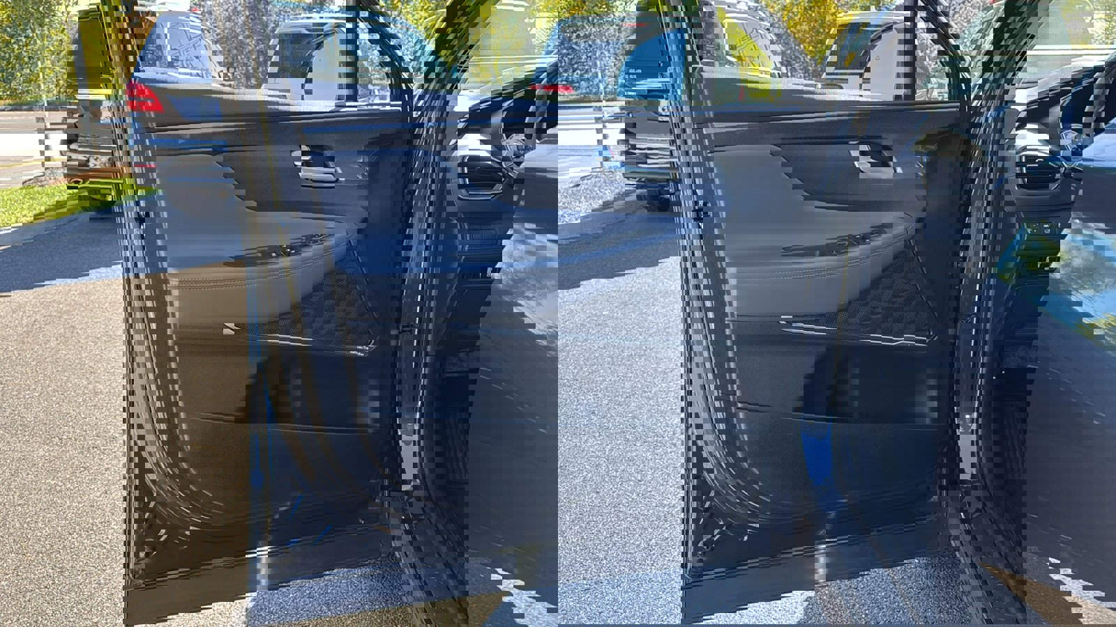 Used 2023 Hyundai Santa Fe SEL w/ Premium Package image 11