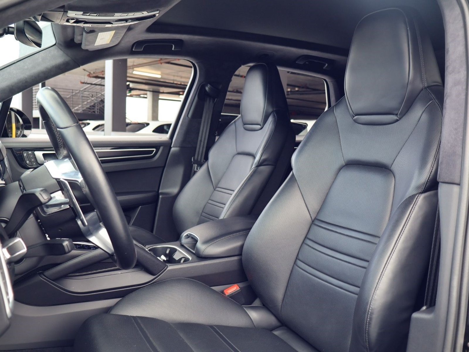 Used 2023 Porsche Cayenne GTS w/ Premium Package Plus AWD/4WD image 5