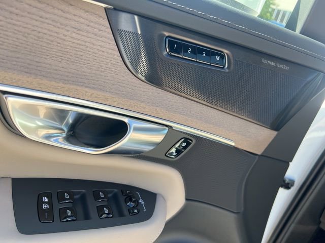 New 2026 Volvo XC90 B6 Ultra image 19