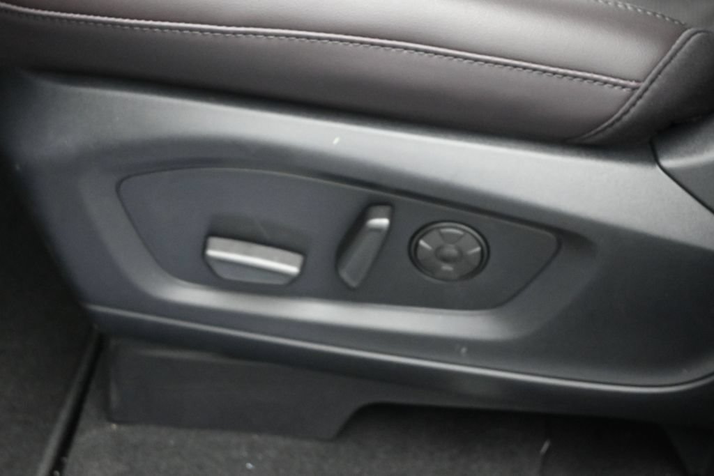 New 2026 Ford Explorer Platinum RWD image 9