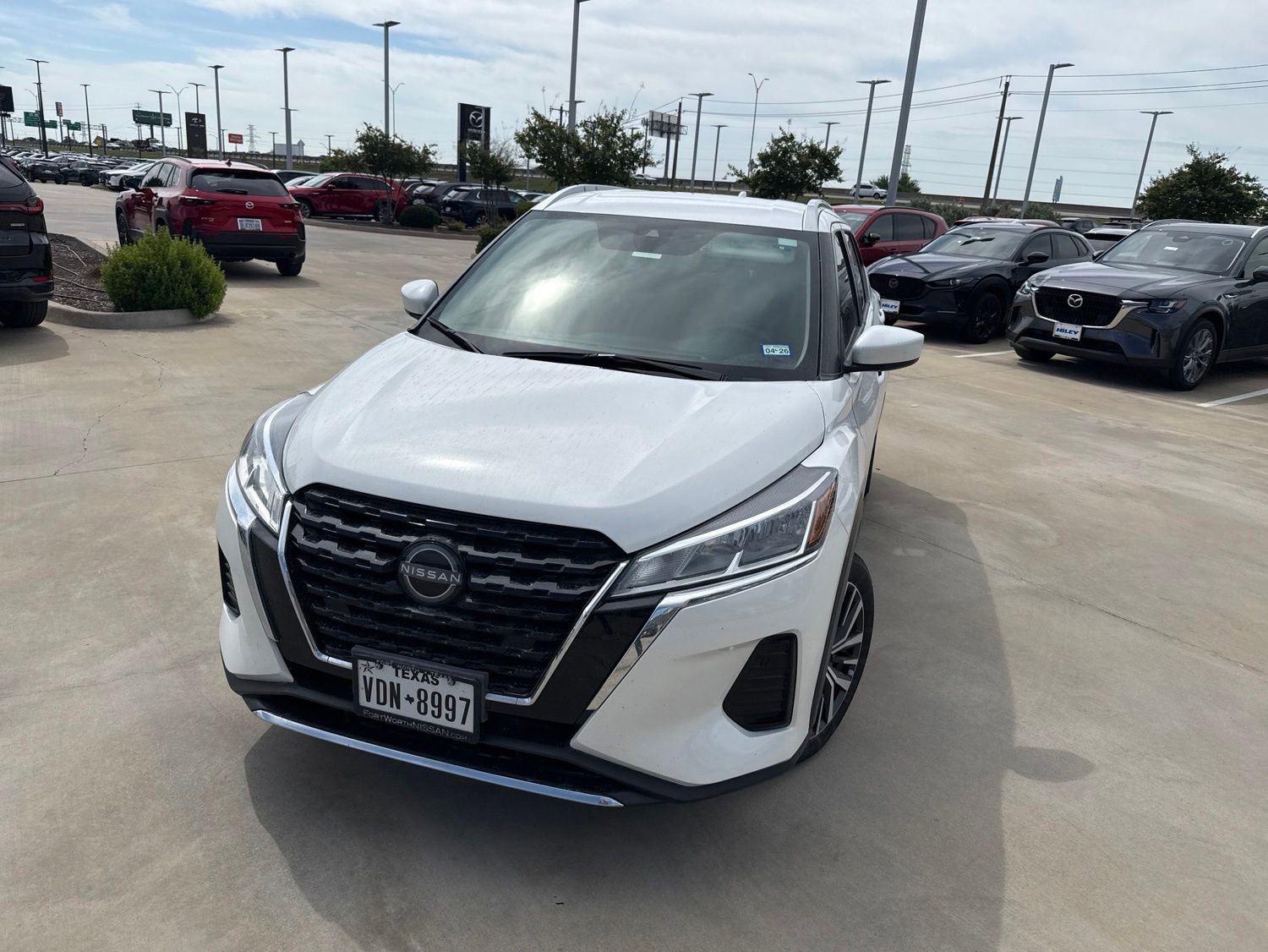 Used 2024 Nissan Kicks SV FWD image 2