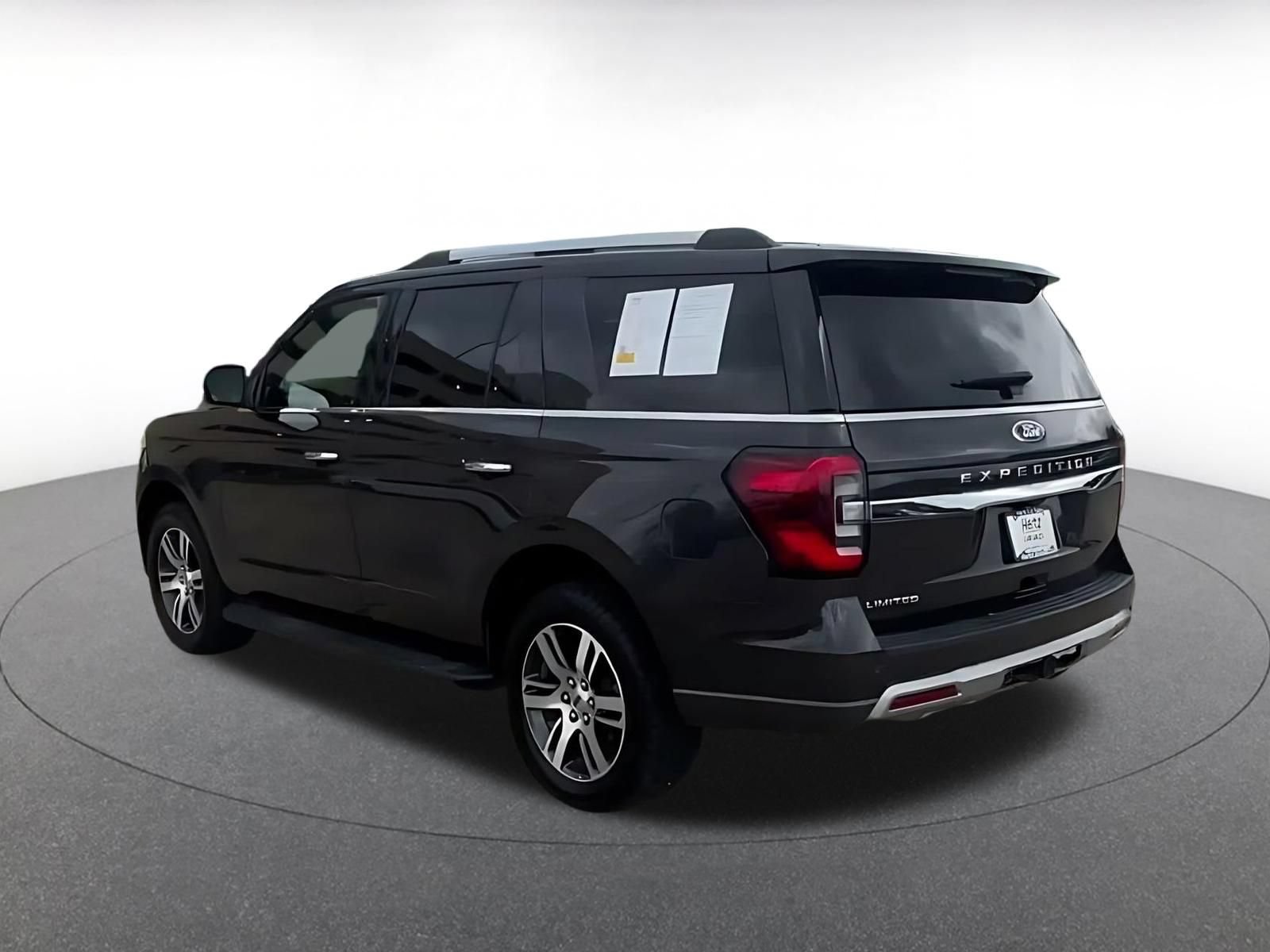 Used 2024 Ford Expedition Limited RWD image 9