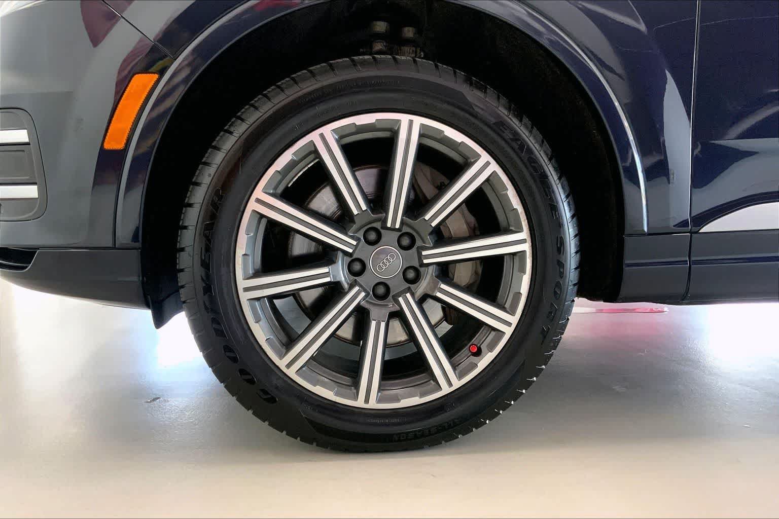 Used 2018 Audi Q7 3.0T Prestige AWD/4WD image 6