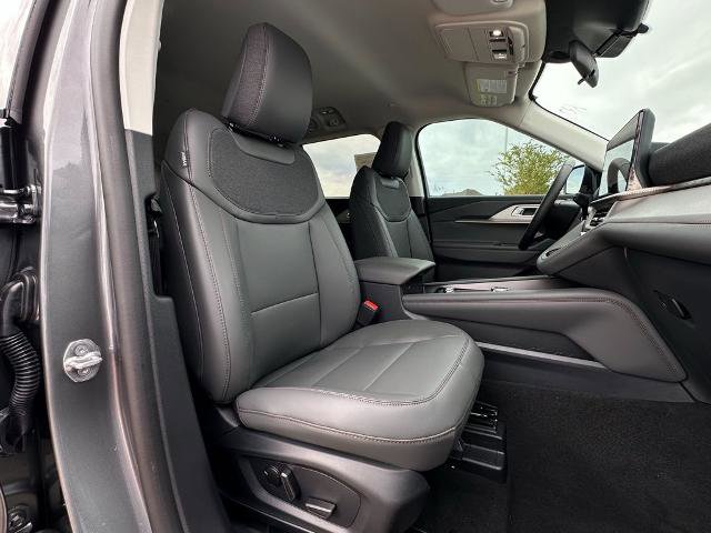 New 2026 Ford Explorer Active w/ Active Comfort Package image 28