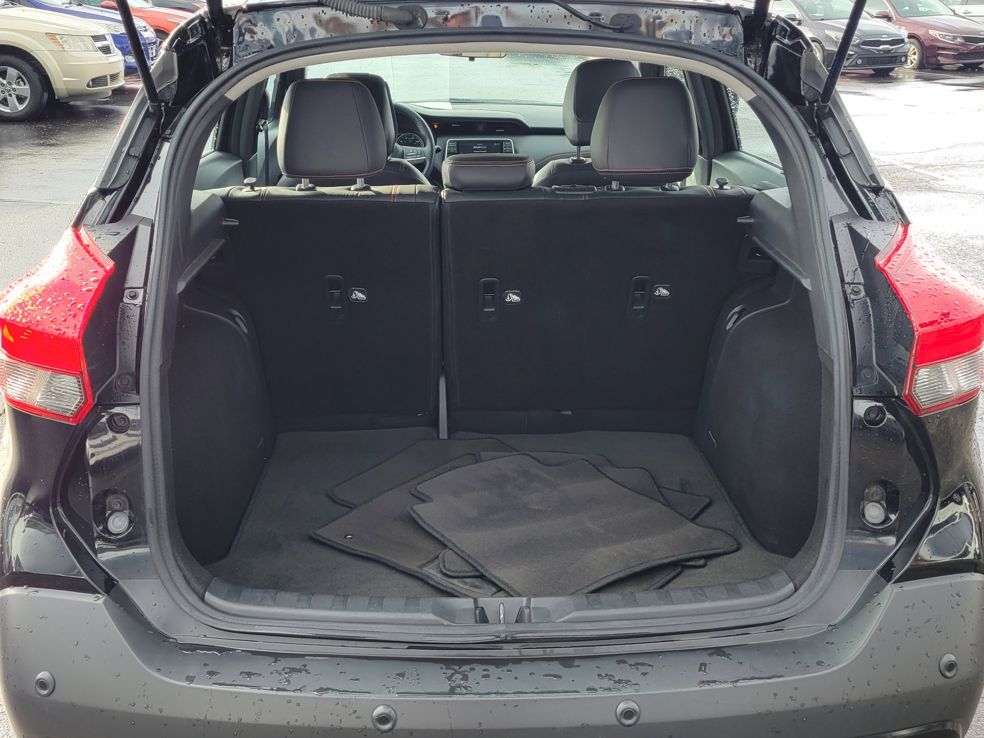 Used 2020 Nissan Kicks SR w/ SR Premium Package image 8