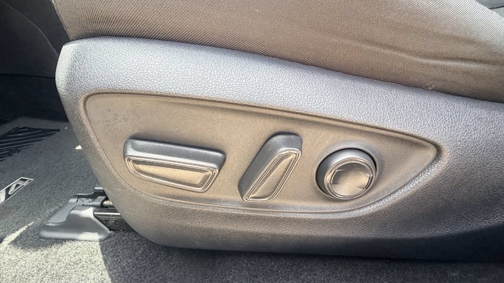 Used 2025 Toyota RAV4 XLE FWD image 30