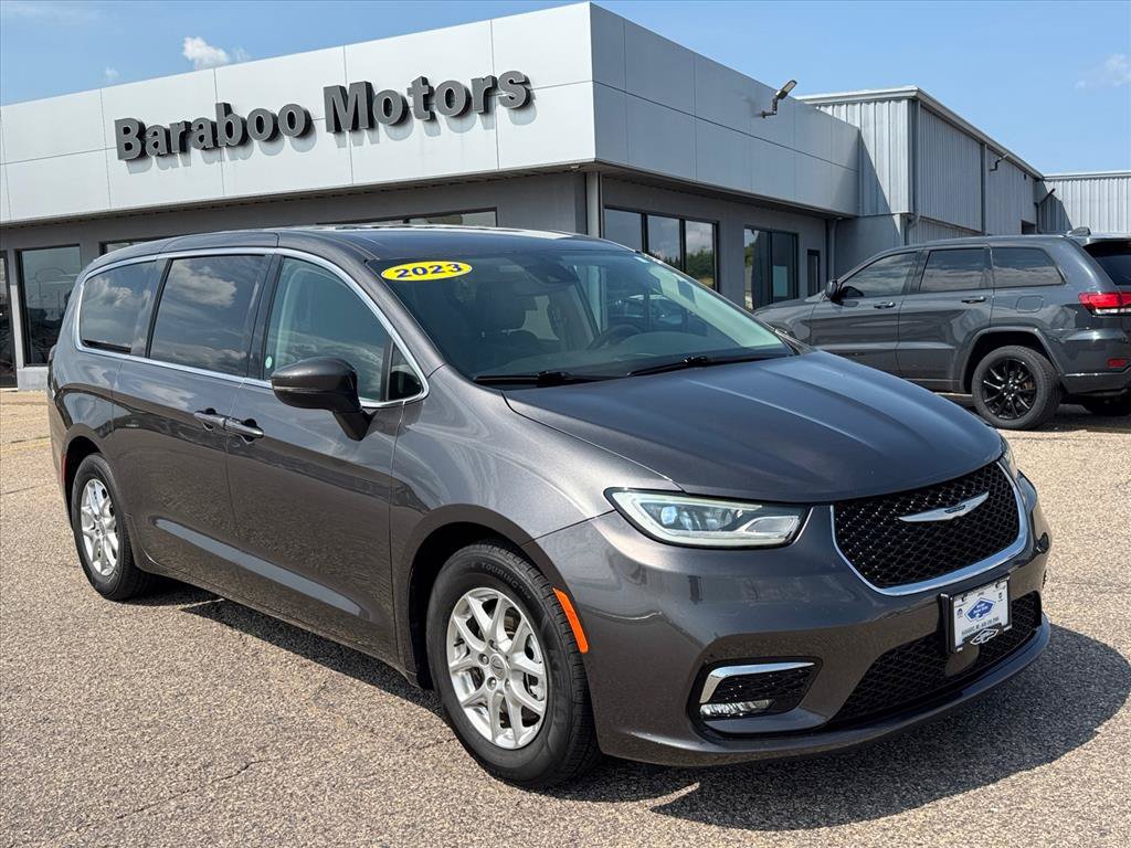 Used 2023 Chrysler Pacifica Touring-L