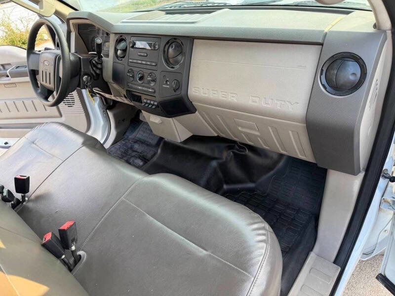 Used 2009 Ford F450 2WD Regular Cab Super Duty image 4