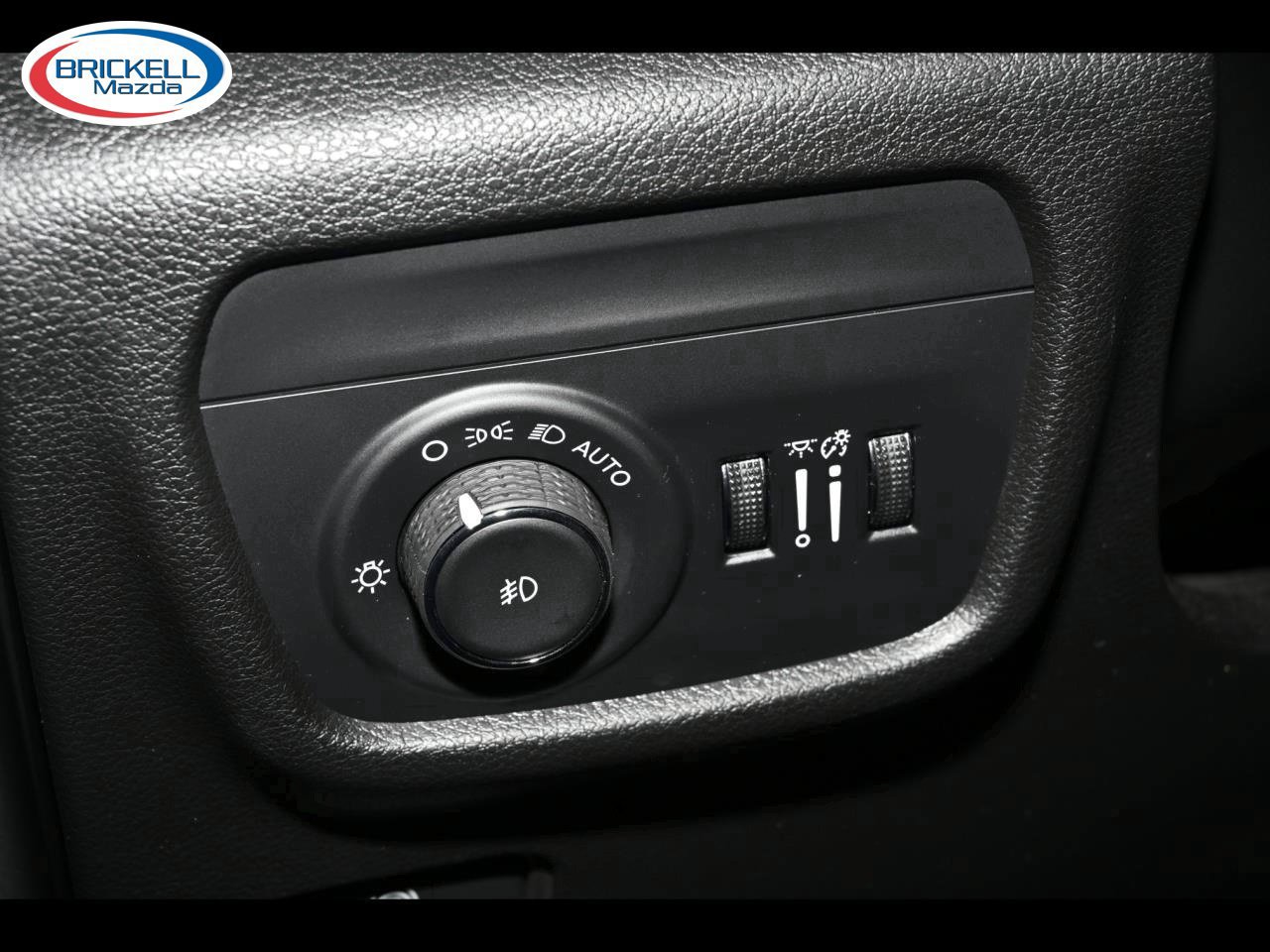 Used 2024 Jeep Grand Cherokee Limited w/ Black Appearance Package RWD image 34