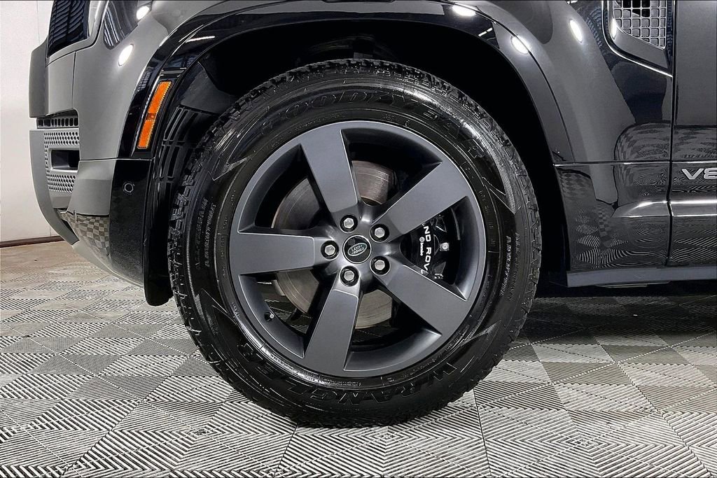 Used 2024 Land Rover Defender 110 V8 image 8