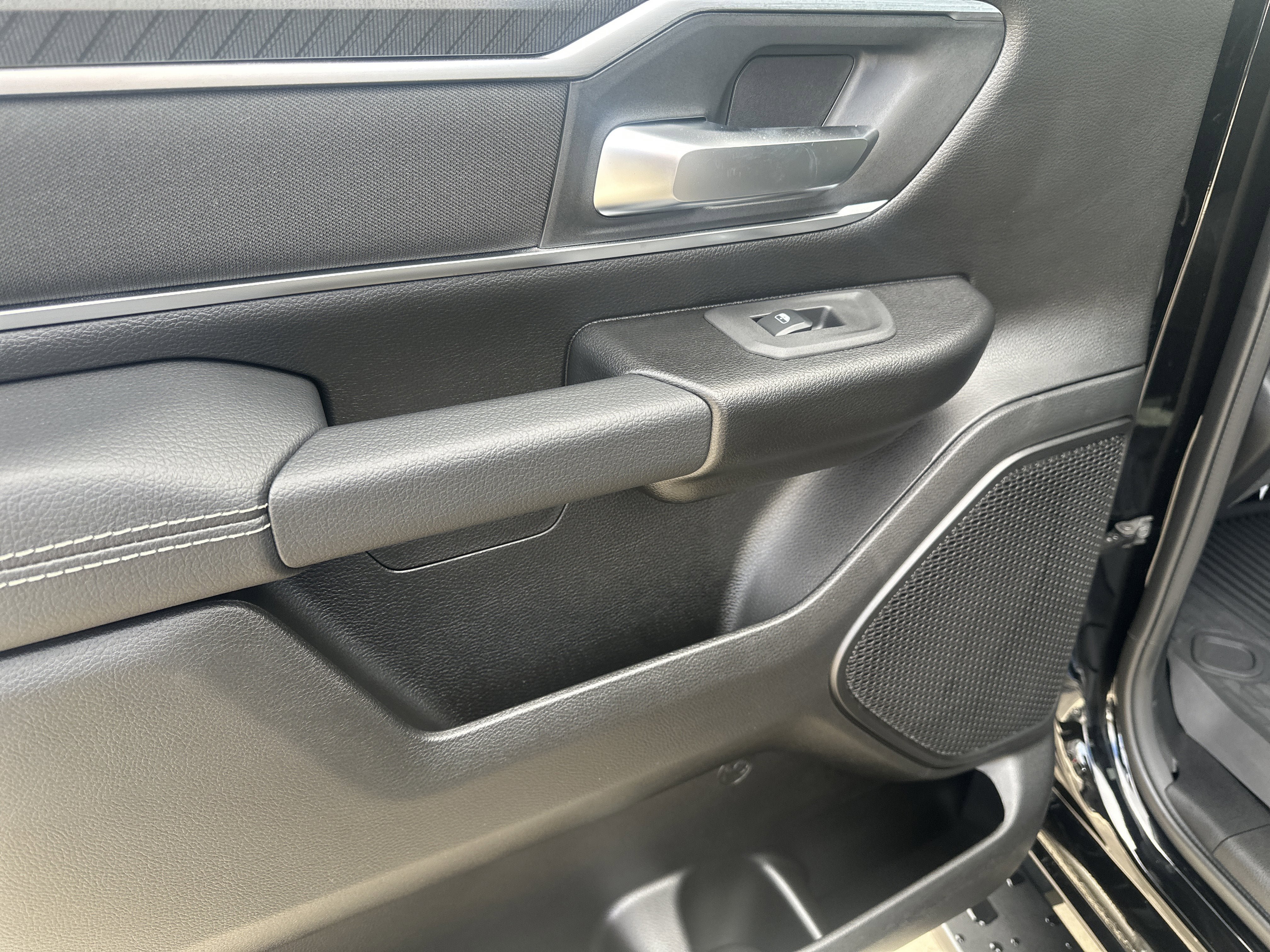 New 2026 RAM 1500 Big Horn AWD/4WD image 17